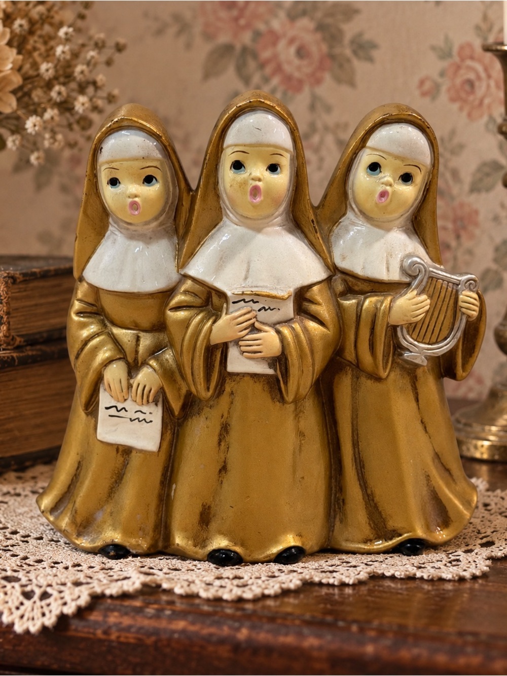 Vintage Made in Japan Singing Nuns Musical Figurine Music Box Choir Gold